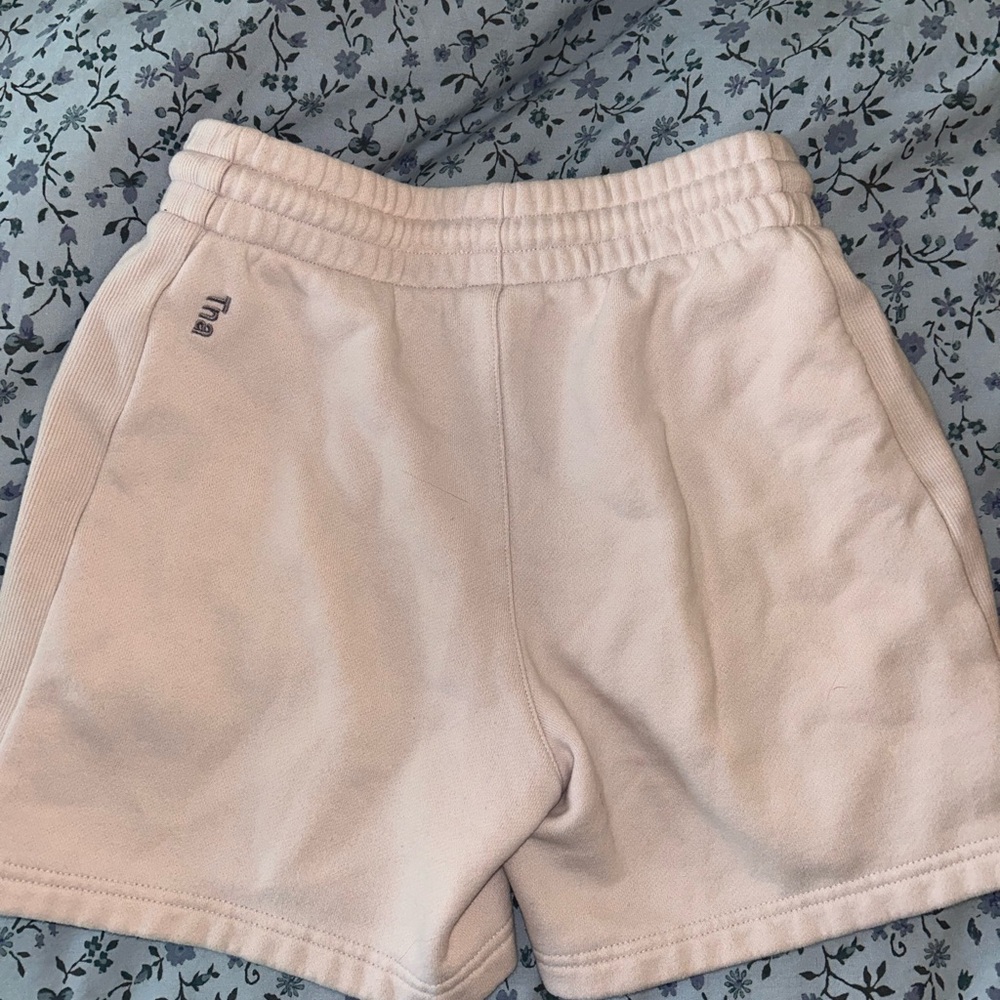 Aritzia Cozy Sweatfleece Boyfriend Short - Picture 4 of 5